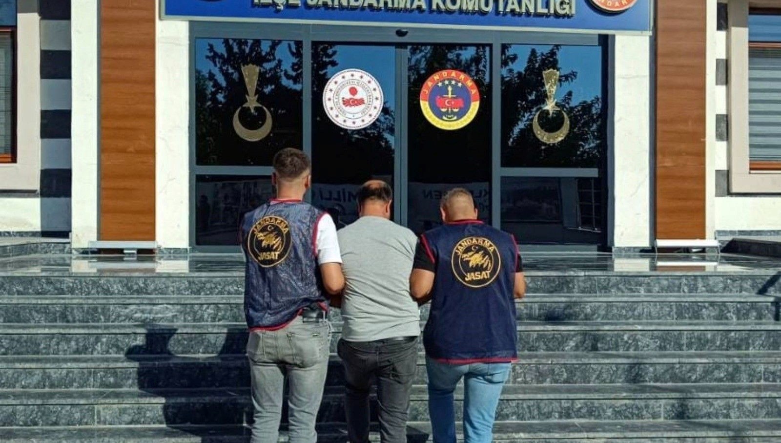 hirsizlik sucundan aranan kisi yakalandi PIMAiUHR