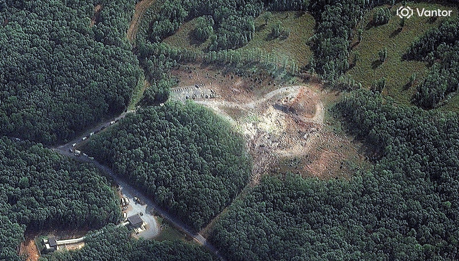 16 kisi oldu bina yok oldu abddeki patlamanin boyutu uydu goruntulerinde YmH427ST.jpg