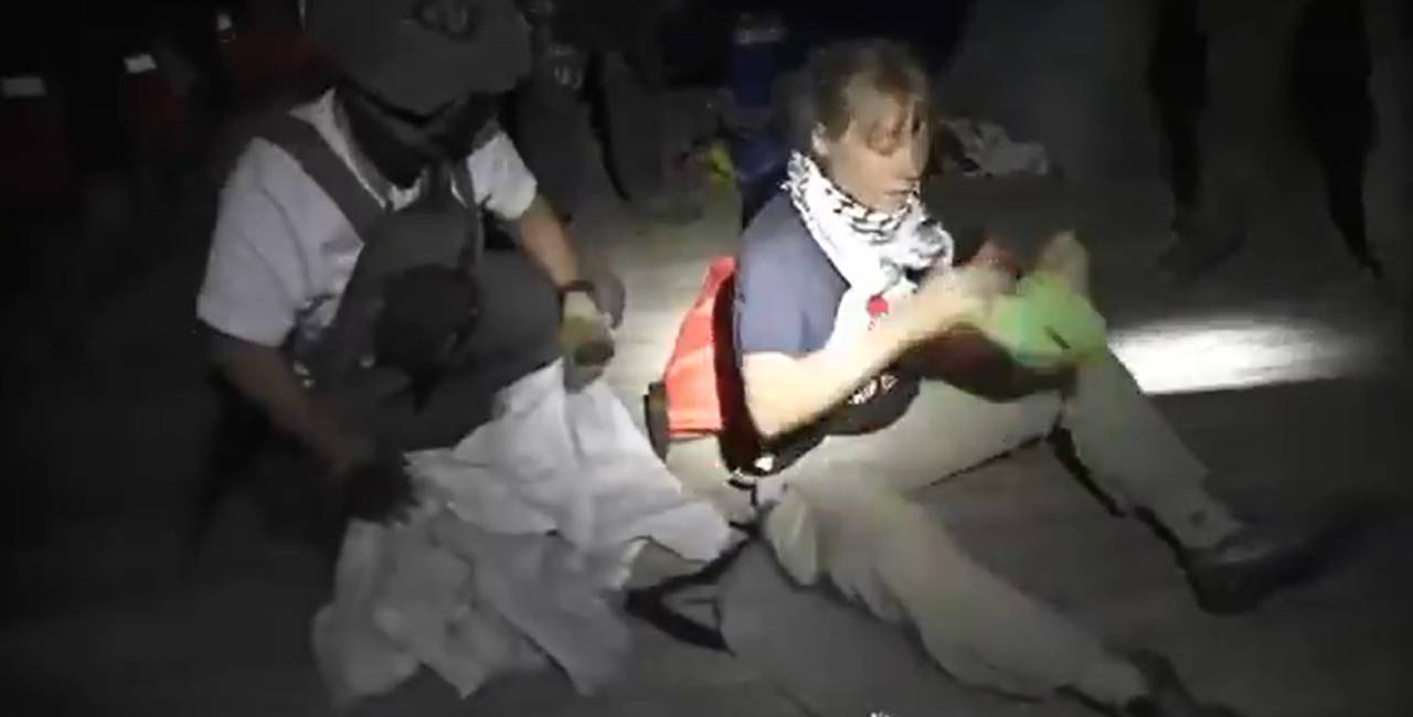 aktivist greta ve arkadaslari gozaltina alindi Nkcr5hD2