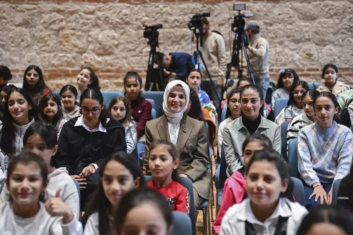 bakan goktas her cocugun yuzu gulmeli TbcEP3ua