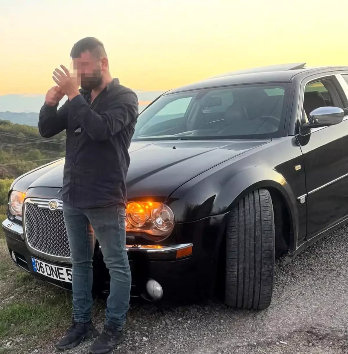 bartinda kirmizi isikta carpilan aracin surucusu hastanede tedavi oldu 4fRP3nDe.jpg