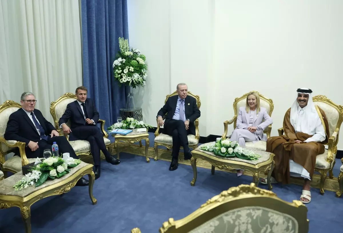 cumhurbaskani erdogan baris icin sarm el seyh zirvesi kapsaminda liderlerle gorustu vSGCpX25.jpg