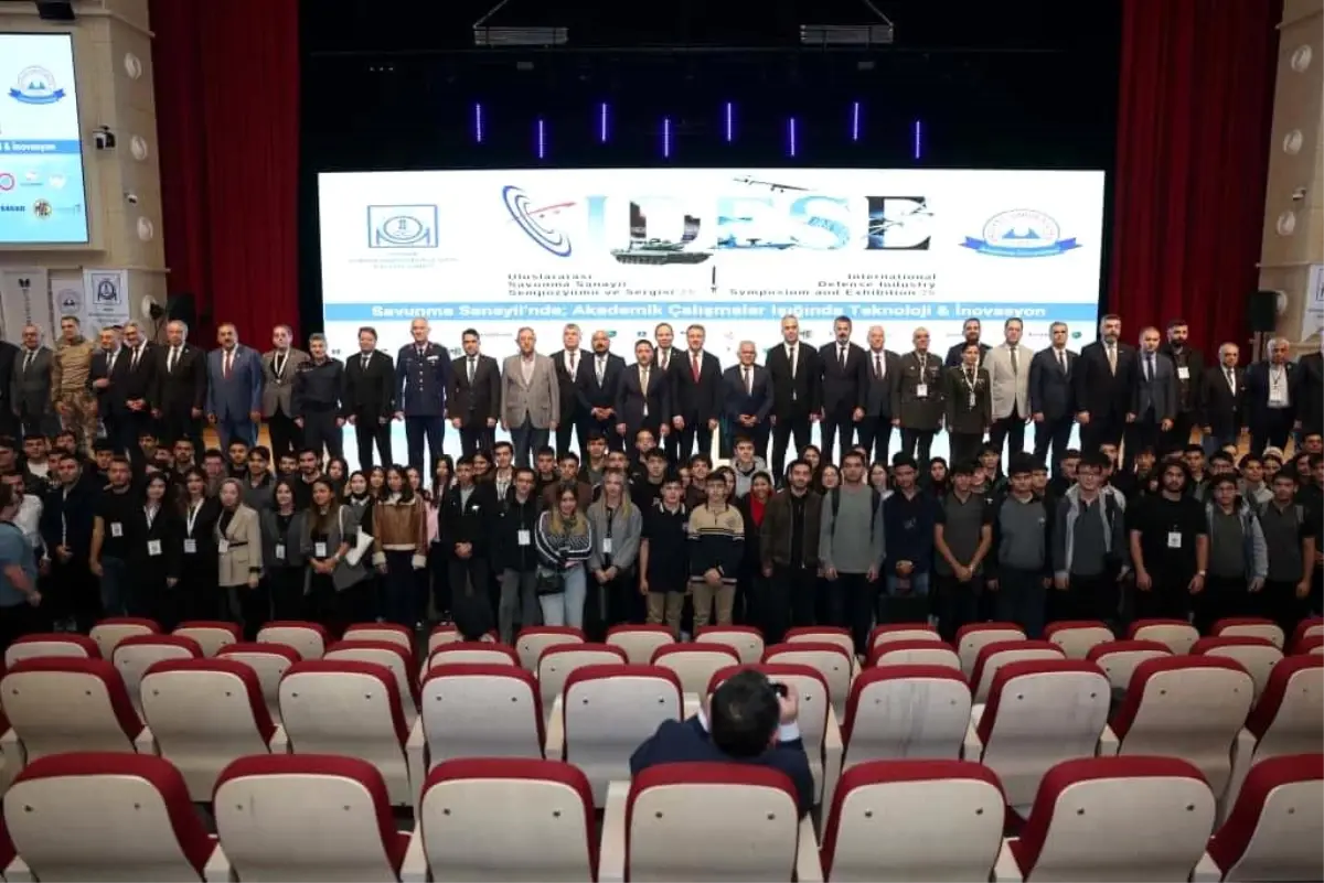 vali cicek turkiye cumhuriyetinin savunma sanayisinin guclenmesi sadece bizim icin degil dunya mazlumlari icin kiymetli ve onemlidir 5rsSgv2x.jpg